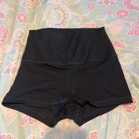 Gilly Hicks Pants - Hollister Gilly Hicks high-waisted sportswear shorts/bike shorts